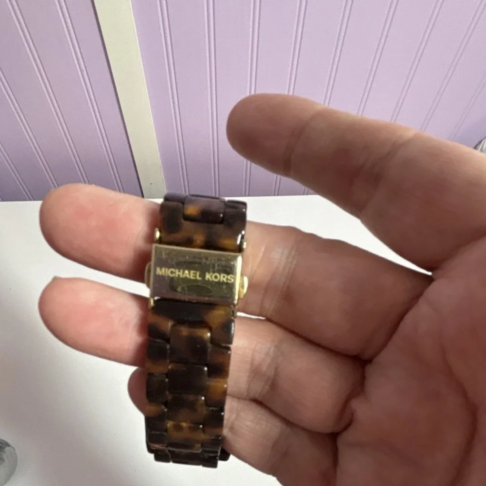 Michael Kors‎ Women's Chronograph Quartz Watch Brown Resin Band Gold Tone